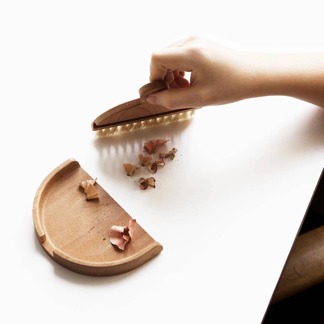 Iris Hantverk Kitchen+Table Nesting Table Brush & Pan Set 2 Iris Hantverk Kitchen+Table Nesting Table Brush & Pan Set