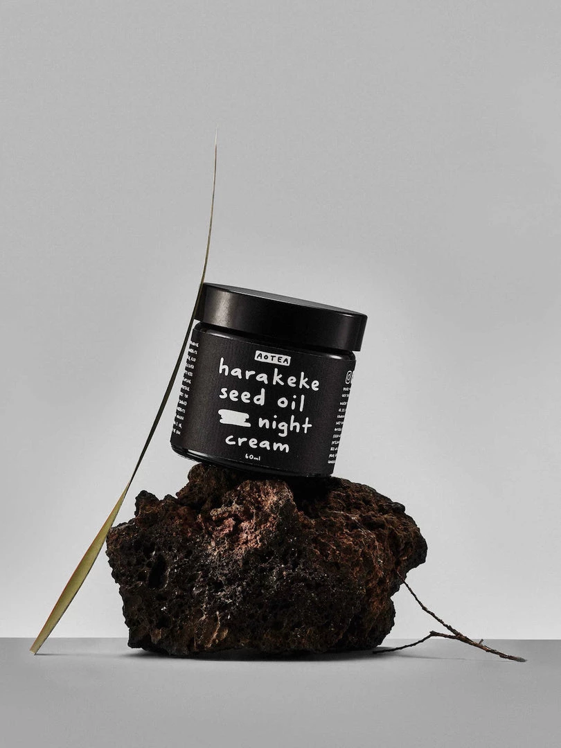 Aotea Harakeke Seed Oil Night Cream Bathroom 1 Aotea Harakeke Seed Oil Night Cream Bathroom