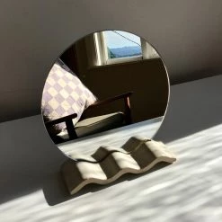 Avara Studio Circular Mirror On Wavy Stand
