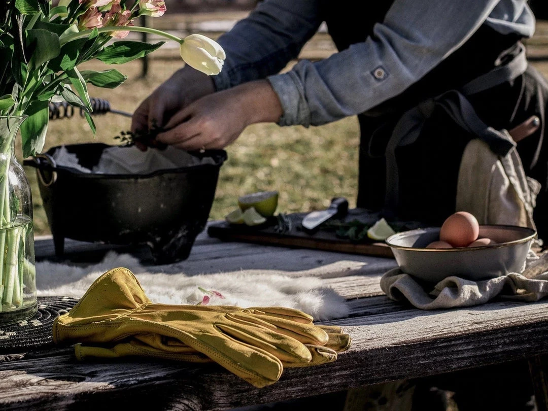Barebones Classic Work Gloves – Natural Yellow (S/M) 5 Barebones Classic Work Gloves – Natural Yellow (S/M)