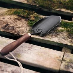 Barebones $50—$100 Garden Trowel 9 Barebones $50—$100 Garden Trowel