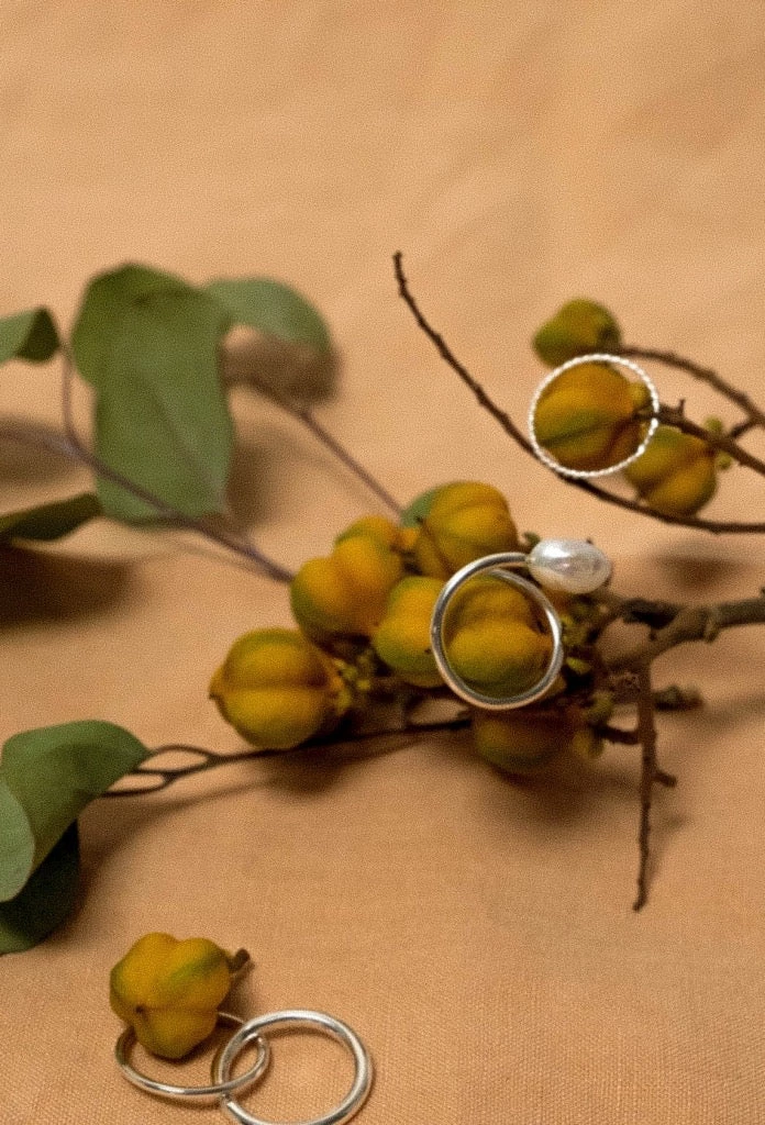 EMBR Jewellery Hypatia Pearl Ring – Silver EOS Sale* 4 EMBR Jewellery Hypatia Pearl Ring – Silver EOS Sale*