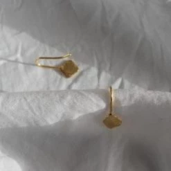 EMBR Jewellery Nebular Hook Studs – Gold