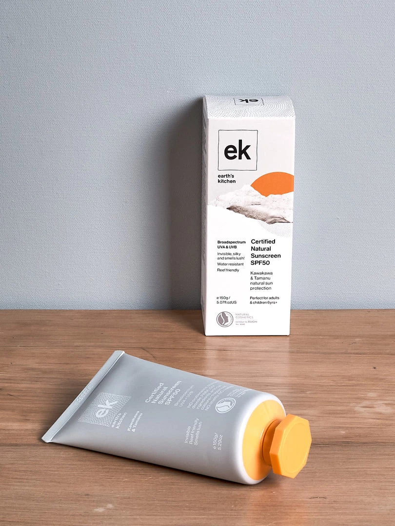 Earth's Kitchen Natural Sunscreen – Kawakawa & Tamanu SPF50+ Bathroom 2 Earth's Kitchen Natural Sunscreen – Kawakawa & Tamanu SPF50+ Bathroom