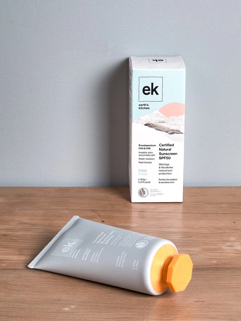 Earth's Kitchen Natural Sunscreen – 'Sensitive Skin & Babies' Moringa & Harakeke SPF50+ Bathroom 3 Earth's Kitchen Natural Sunscreen – 'Sensitive Skin & Babies' Moringa & Harakeke SPF50+ Bathroom