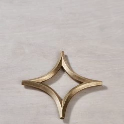 Futagami Living Brass Trivet – Star