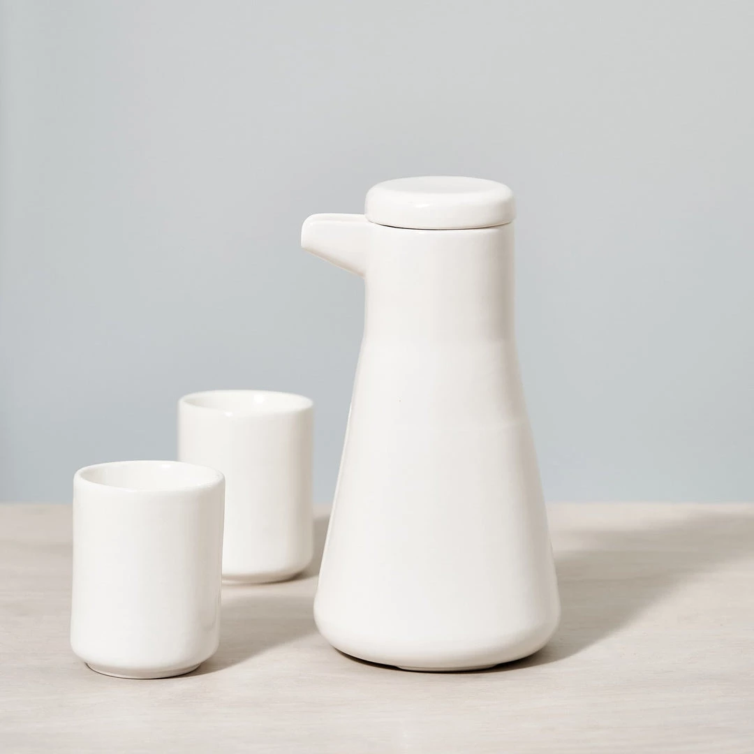 Gidon Bing Large Twin Wall Coffee/Tea Pot – Satin White 3 Gidon Bing Large Twin Wall Coffee/Tea Pot – Satin White