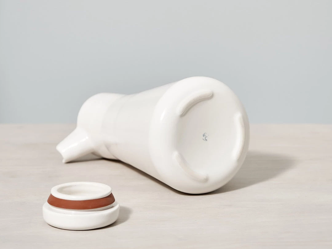 Gidon Bing Large Twin Wall Coffee/Tea Pot – Satin White 4 Gidon Bing Large Twin Wall Coffee/Tea Pot – Satin White