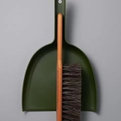Iris Hantverk Kitchen＋Table Dustpan & Brush Set – Moss Green
