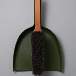 Iris Hantverk Kitchen＋Table Dustpan & Brush Set – Moss Green