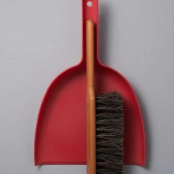 Iris Hantverk Dustpan & Brush Set – Red Kitchen＋Table