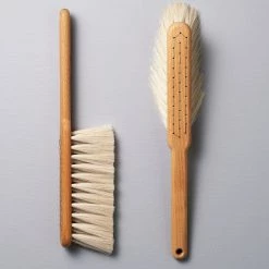 Iris Hantverk Kitchen+Table Dust Brush – Beechwood & Goat Hair
