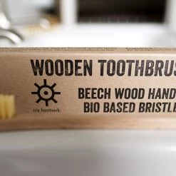 Iris Hantverk Bathroom Toothbrush – Biobased Bristles 7 Iris Hantverk Bathroom Toothbrush – Biobased Bristles