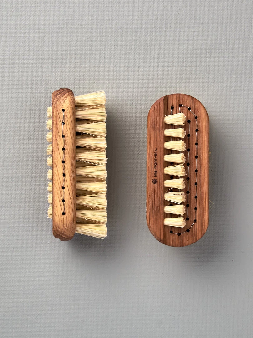 Iris Hantverk Bathroom Nail Brush – Large 1 Iris Hantverk Bathroom Nail Brush – Large