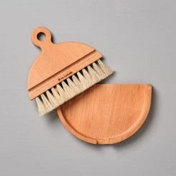 Iris Hantverk Kitchen+Table Nesting Table Brush & Pan Set