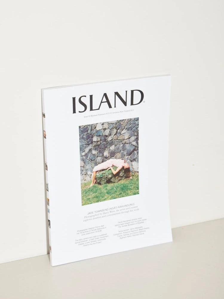ISLAND Magazine – Issue 02 (Summer 2021/22) Living 1 ISLAND Magazine – Issue 02 (Summer 2021/22) Living