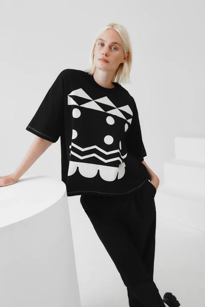 Kowtow Tapestry Tee – Black EOS Sale* 3 Kowtow Tapestry Tee – Black EOS Sale*
