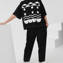 Kowtow Tapestry Tee – Black EOS Sale* 11 Kowtow Tapestry Tee – Black EOS Sale*