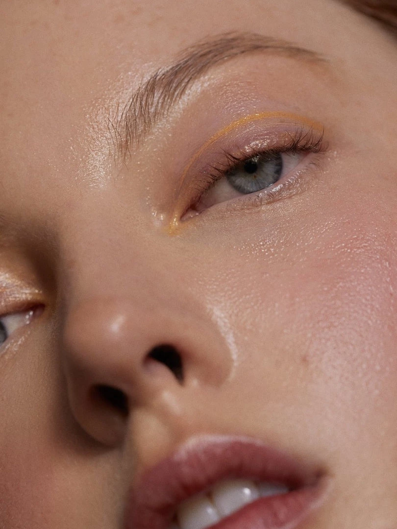 NOTO Gold Glow Stick EOS Sale* 2 NOTO Gold Glow Stick EOS Sale*