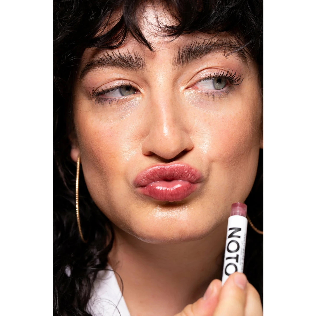 NOTO Bathroom Multi-Bene Stain Stick – FIVE 4 NOTO Bathroom Multi-Bene Stain Stick – FIVE