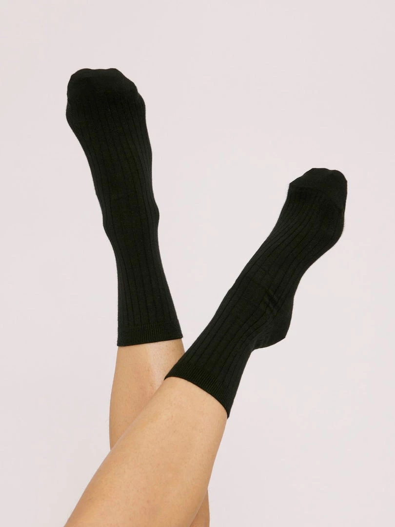Organic Basics Organic Cotton Rib Socks (2-pack) – Black Wardrobe 1 Organic Basics Organic Cotton Rib Socks (2-pack) – Black Wardrobe
