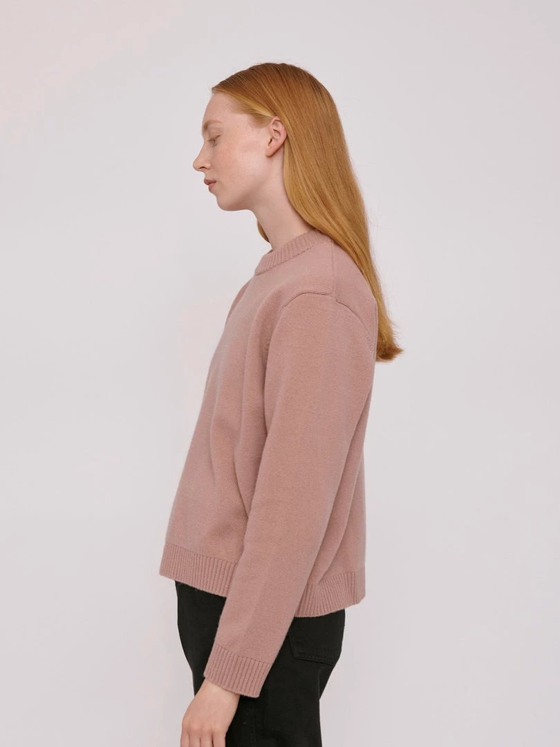 Organic Basics Recycled Wool Boxy Knit Jumper – Dusty Rose Wardrobe 1 Organic Basics Recycled Wool Boxy Knit Jumper – Dusty Rose Wardrobe