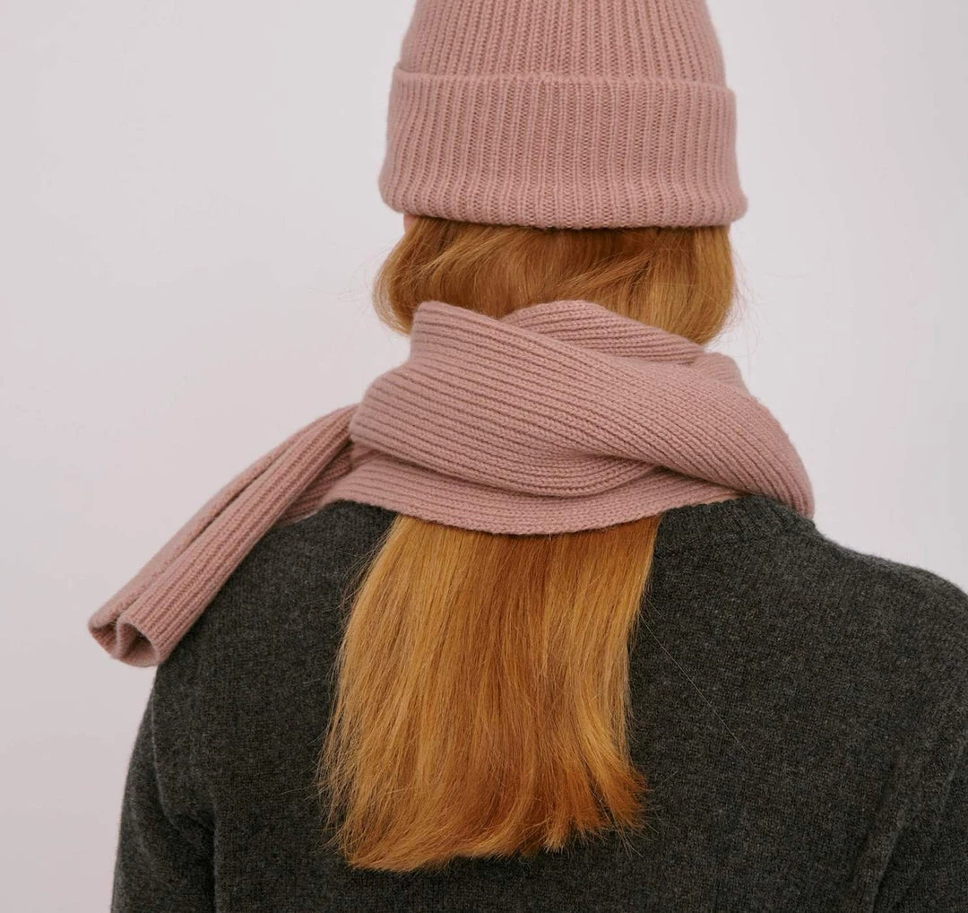 Organic Basics Recycled Wool Scarf – Dusty Rose Wardrobe 2 Organic Basics Recycled Wool Scarf – Dusty Rose Wardrobe