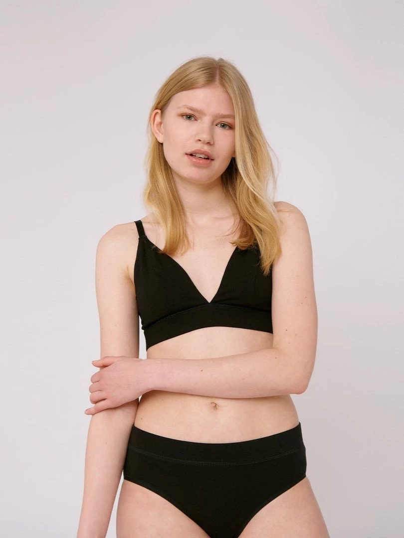 Organic Basics Organic Cotton Triangle Bra – Black Wardrobe 1 Organic Basics Organic Cotton Triangle Bra – Black Wardrobe
