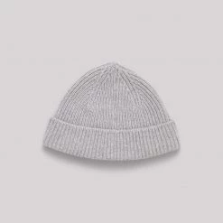 Organic Basics Recycled Cashmere Beanie – Grey 5 Organic Basics Recycled Cashmere Beanie – Grey