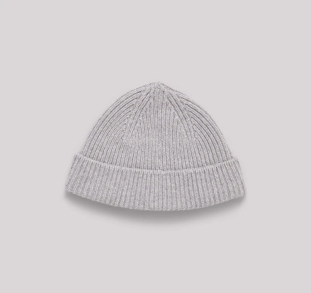 Organic Basics Recycled Cashmere Beanie – Grey 3 Organic Basics Recycled Cashmere Beanie – Grey