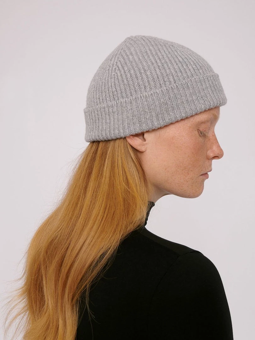 Organic Basics Recycled Cashmere Beanie – Grey 1 Organic Basics Recycled Cashmere Beanie – Grey