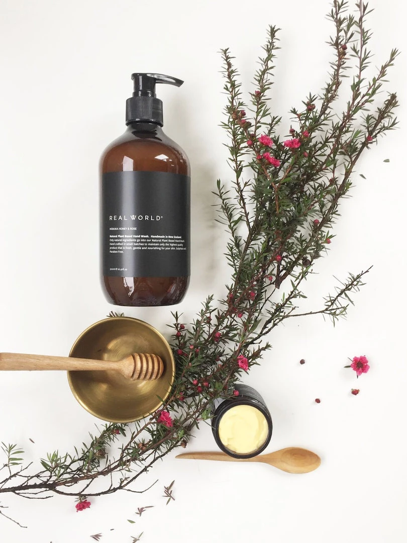 Real World Bathroom Manuka Honey & Rose Hand Cream - 60πβ 4 Real World Bathroom Manuka Honey & Rose Hand Cream - 60πβ