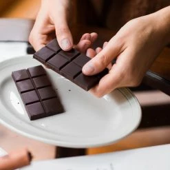 Flint Chocolate Kitchen＋Table Wild Blueberry Chocolate Bar