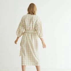 General Sleep Agnes Wrap - Oatmeal Gingham 7 General Sleep Agnes Wrap - Oatmeal Gingham