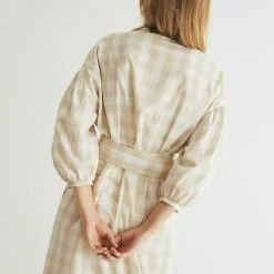 General Sleep Agnes Wrap - Oatmeal Gingham 9 General Sleep Agnes Wrap - Oatmeal Gingham