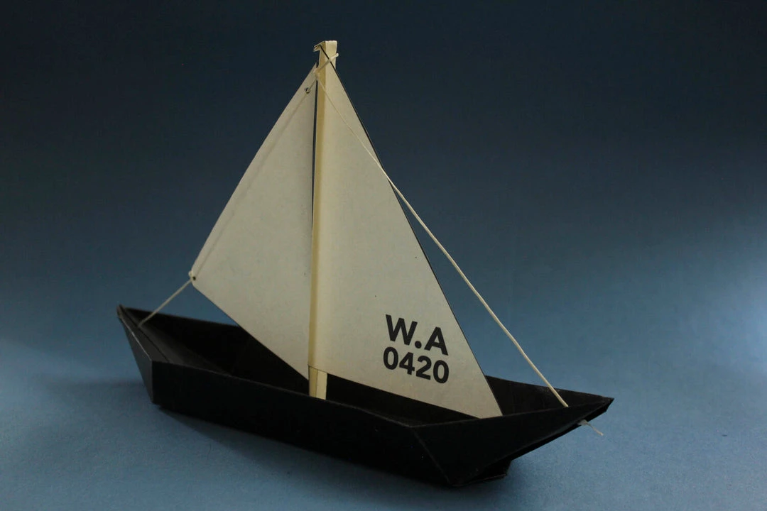 Wax Atelier Origami Kit - Waxed Paper Sail Boat 2 Wax Atelier Origami Kit - Waxed Paper Sail Boat