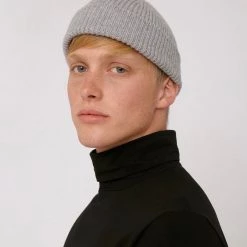 Organic Basics Recycled Cashmere Beanie – Grey