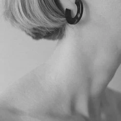 Auór Small Hoops – Amber Wardrobe