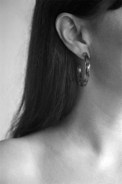 Auór Large Hoops – Amber Wardrobe 2 Auór Large Hoops – Amber Wardrobe