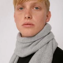 Organic Basics Wardrobe Recycled Cashmere Scarf – Grey
