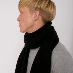 Organic Basics Wardrobe Recycled Cashmere Scarf – Black