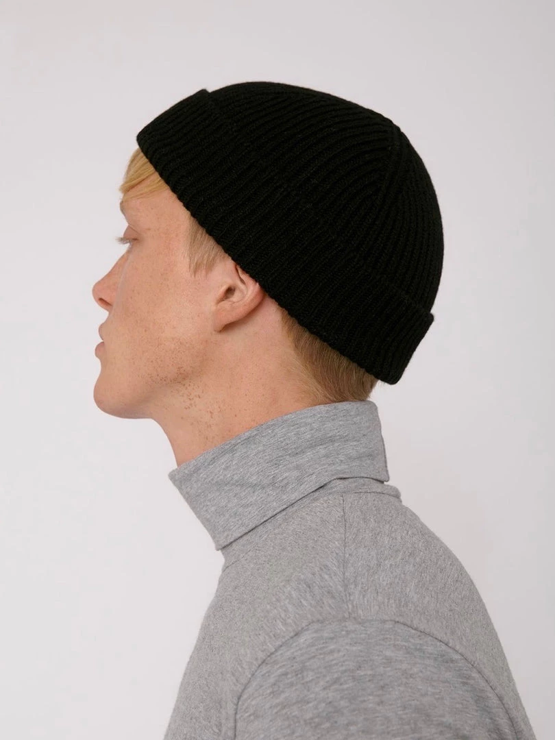 Organic Basics Wardrobe Recycled Cashmere Beanie – Black 1 Organic Basics Wardrobe Recycled Cashmere Beanie – Black