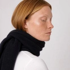 Organic Basics Wardrobe Recycled Cashmere Scarf – Black
